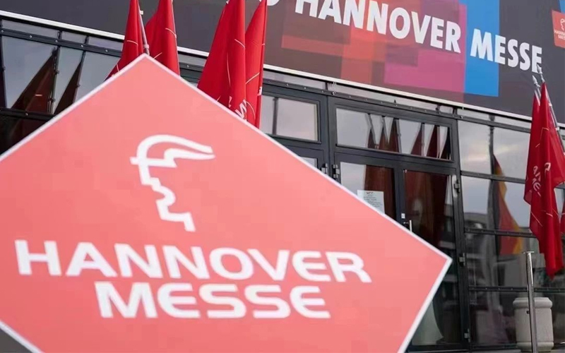 القنصل العام الصيني ، مندوب التجارة شاندونغ فحص معرض هامبورغ